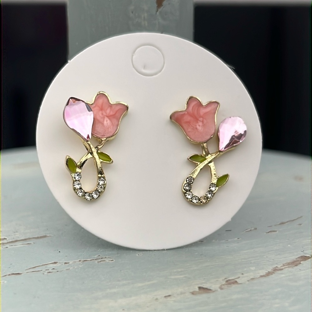 🌸 Pink Floral Rhinestone Gold Tone Stud Earrings
